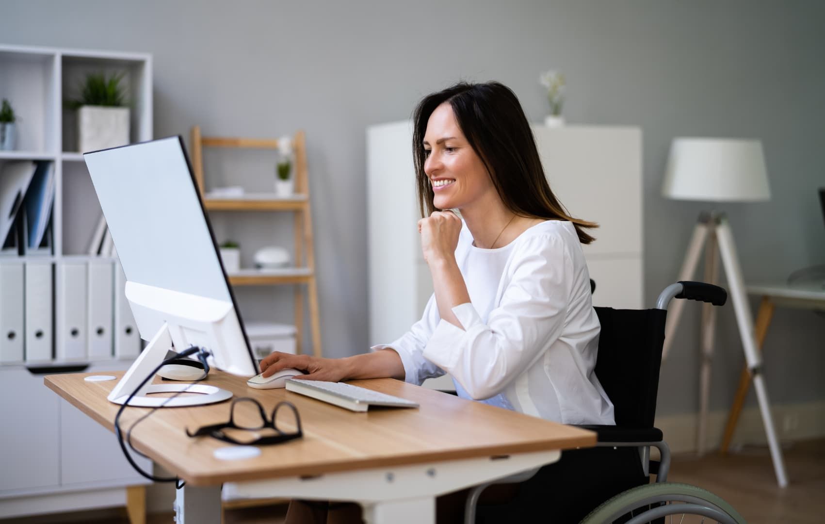 People with disabilities in the world of virtual assistance