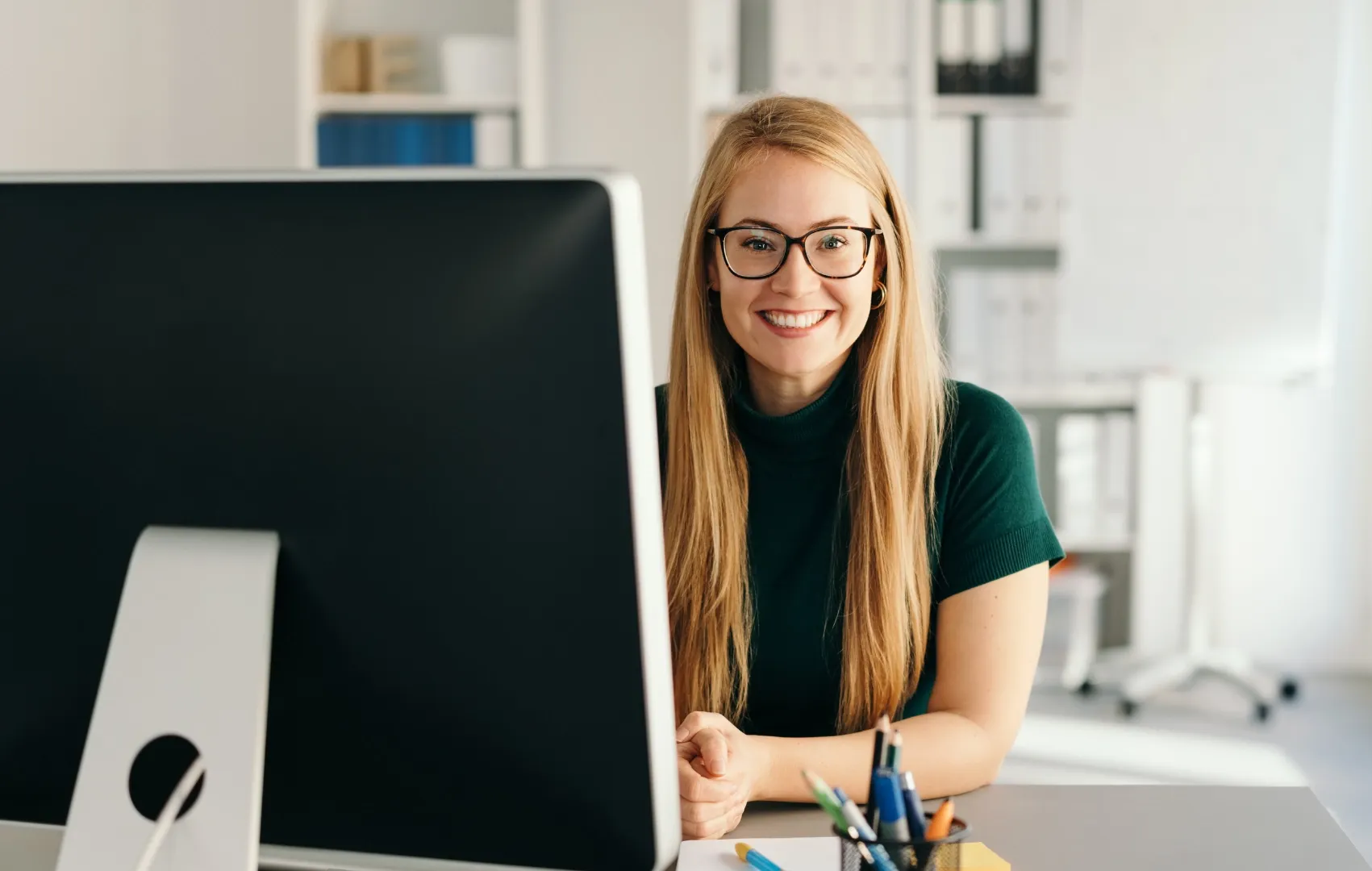 How a virtual assistant can increase productivity and reduce costs for small businesses